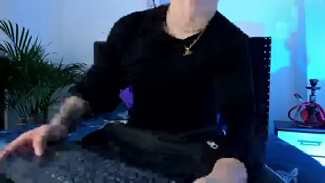 Snapshot of Liam_saint chatting on 14, 4, 2026 Liam saint online show from 14, 4, 2026