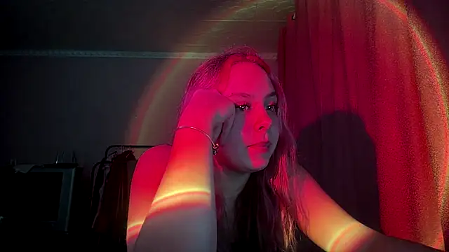 Snapshot of ZoraDearmon chatting on 6, 1, 2026 ZoraDearmon online show from 6, 1, 2026