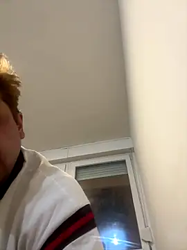 Snapshot of queerboth chatting on 6, 1, 2026 queerboth online show from 6, 1, 2026