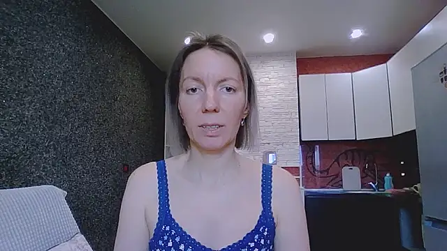 Amanda Luxe online show from 16, 2, 2026