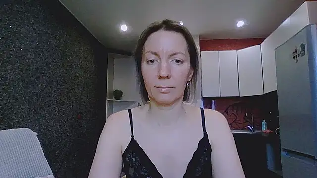 Amanda Luxe online show from 20, 2, 2026