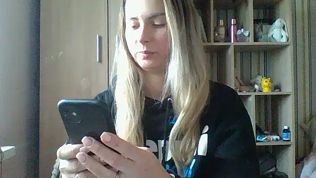 VikiLove765 online show from 13, 2, 2026