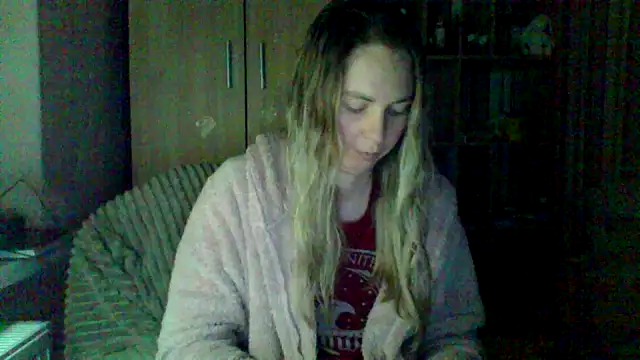 VikiLove765 online show from 15, 2, 2026