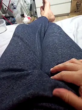 Henrytsuzuki online show from 6, 1, 2026