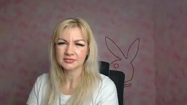 Snapshot of Madonna_Fire chatting on 4, 4, 2026 Madonna Fire online show from 4, 4, 2026