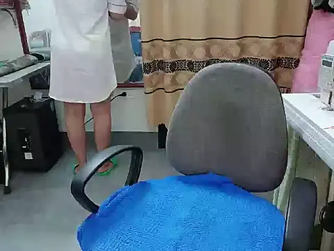 Snapshot of Heni6368 chatting on 19, 3, 2026 Heni6368 online show from 19, 3, 2026