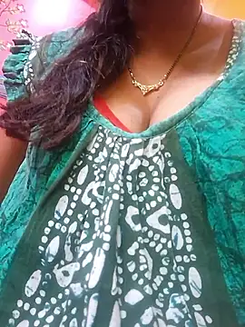 Snapshot of Romance_Aliya chatting on 7, 1, 2026 Romance Aliya online show from 7, 1, 2026