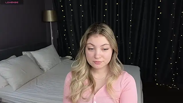 Snapshot of Angel__Grace chatting on 1, 2, 2026 Angel Grace online show from 1, 2, 2026