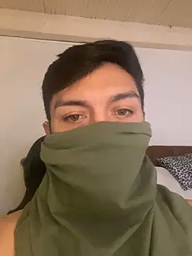 GostosoRS25 online show from 10, 4, 2026