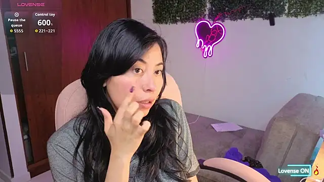 LolaOpalX online show from 25, 4, 2026