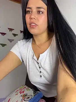 sophyy white online show from 9, 4, 2026