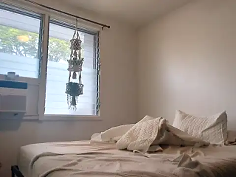 Snapshot of Erikaz2025 chatting on 6, 1, 2026 Erikaz2025 online show from 6, 1, 2026