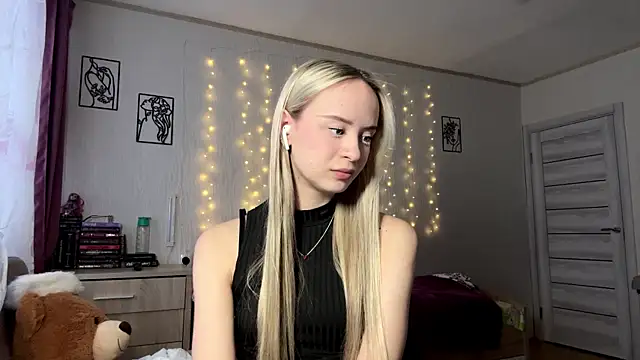 Snapshot of LatashiaOrcutt chatting on 6, 1, 2026 LatashiaOrcutt online show from 6, 1, 2026