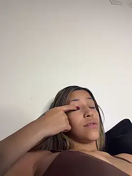 vicky bass  online show from 6, 3, 2026