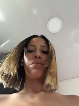 vicky bass  online show from 17, 7, 2026