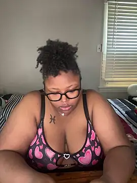 Snapshot of Chocolatebunnyxx96 chatting on 17, 4, 2026 Chocolatebunnyxx96 online show from 17, 4, 2026