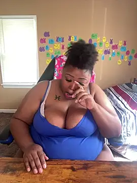 Snapshot of Chocolatebunnyxx96 chatting on 7, 5, 2026 Chocolatebunnyxx96 online show from 7, 5, 2026