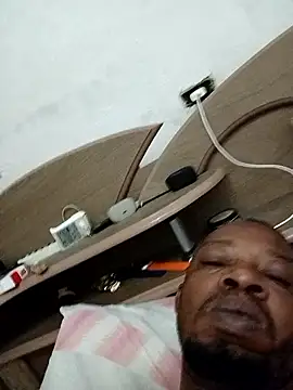 Snapshot of Negaomalinha1 chatting on 1, 4, 2026 Negaomalinha1 online show from 1, 4, 2026