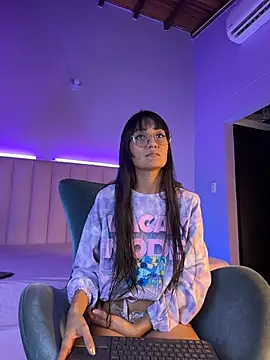 Snapshot of Denightjones chatting on 4, 7, 2026 Denightjones online show from 4, 7, 2026