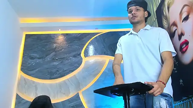 Snapshot of Lucas_hot_20 chatting on 14, 2, 2026 Lucas hot 20 online show from 14, 2, 2026