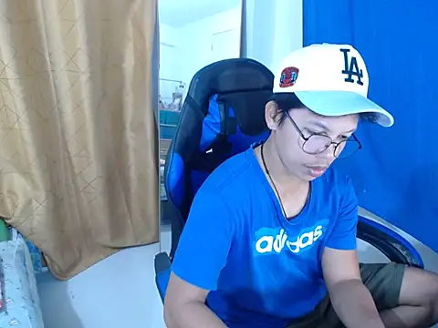 Snapshot of holly_oreo chatting on 10, 7, 2026 holly oreo online show from 10, 7, 2026