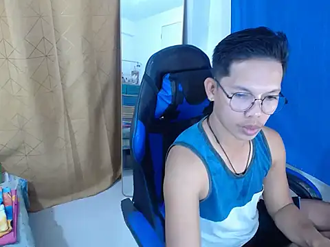 Snapshot of holly_oreo chatting on 12, 7, 2026 holly oreo online show from 12, 7, 2026