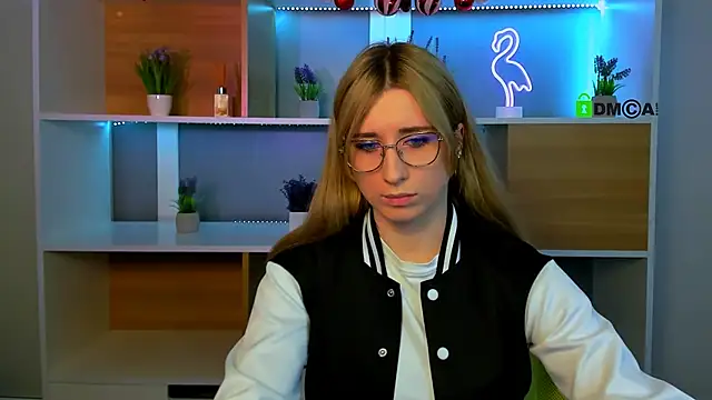 Snapshot of alice__blond chatting on 6, 1, 2026 alice blond online show from 6, 1, 2026