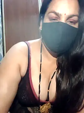 Snapshot of 01Roshani chatting on 7, 3, 2026 01Roshani online show from 7, 3, 2026