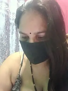 Snapshot of 01Roshani chatting on 3, 6, 2026 01Roshani online show from 3, 6, 2026