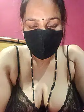 Snapshot of 01Roshani chatting on 9, 6, 2026 01Roshani online show from 9, 6, 2026