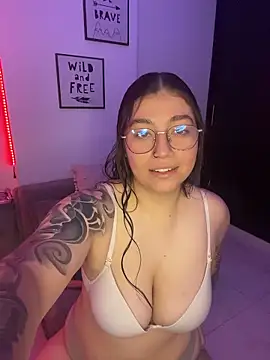 Snapshot of soffmoon chatting on 16, 1, 2026 soffmoon online show from 16, 1, 2026