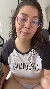 Snapshot of soffmoon chatting on 4, 2, 2026 soffmoon online show from 4, 2, 2026