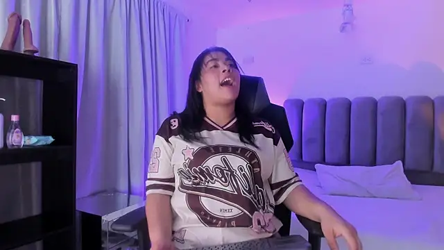 ThaliaBrookss  online show from 27, 5, 2026