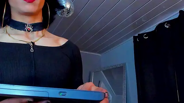 vicky fant4sy online show from 4, 5, 2026