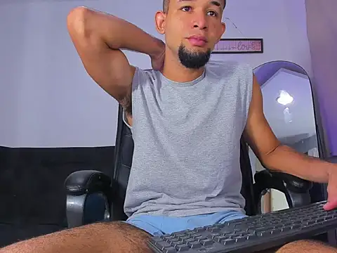 Snapshot of enyel_100 chatting on 5, 6, 2026 enyel 100 online show from 5, 6, 2026