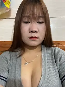 Snapshot of Liness101 chatting on 10, 4, 2026 Liness101 online show from 10, 4, 2026