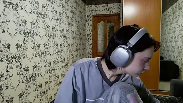 LxayBloom online show from 17, 3, 2026