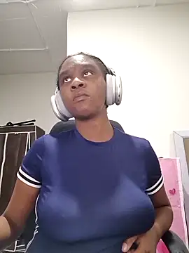 Snapshot of princess-boobz chatting on 24, 2, 2026 princess-boobz online show from 24, 2, 2026