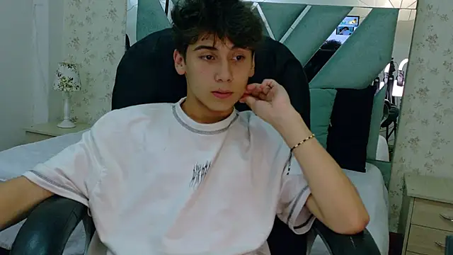 Liam Noxx online show from 11, 2, 2026