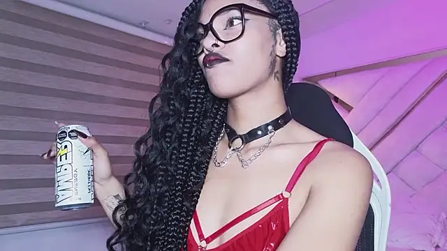 mia gatesvg online show from 18, 2, 2026