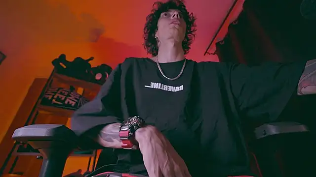 Snapshot of Olliver___y chatting on 12, 4, 2026 Olliver y online show from 12, 4, 2026