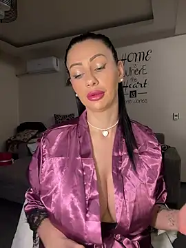 Snapshot of IRISWHITE17 chatting on 10, 2, 2026 IRISWHITE17 online show from 10, 2, 2026