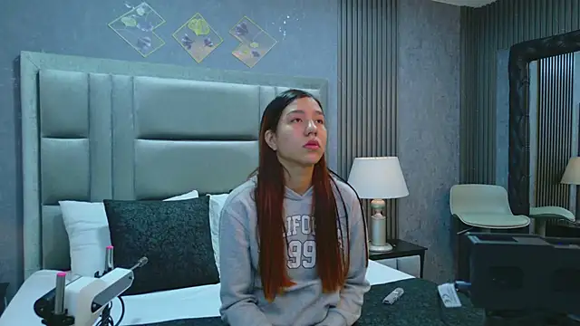 VioletFroost online show from 10, 1, 2026