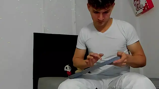 camilo model online show from 16, 5, 2026