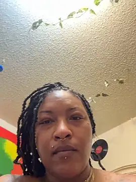 Snapshot of Egyptian_reign chatting on 5, 1, 2026 Egyptian reign online show from 5, 1, 2026