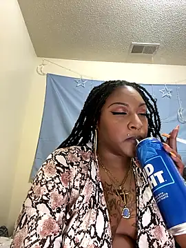 Snapshot of Egyptian_reign chatting on 18, 1, 2026 Egyptian reign online show from 18, 1, 2026