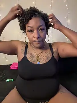 Snapshot of Egyptian_reign chatting on 10, 2, 2026 Egyptian reign online show from 10, 2, 2026