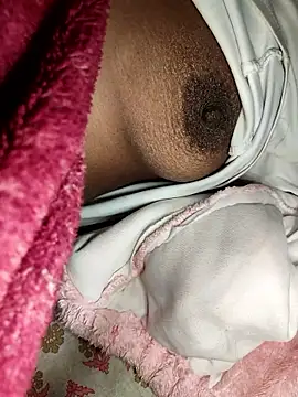 Snapshot of DESI_COUPL4 chatting on 10, 1, 2026 DESI COUPL4 online show from 10, 1, 2026