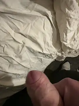 Snapshot of Couple031 chatting on 11, 1, 2026 Couple031 online show from 11, 1, 2026