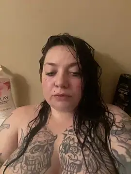 Snapshot of tattedma013 chatting on 6, 1, 2026 tattedma013 online show from 6, 1, 2026